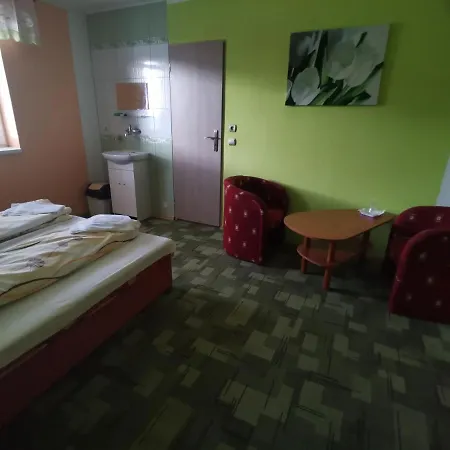 Prenajom V Sukromi Krompachy Guest house